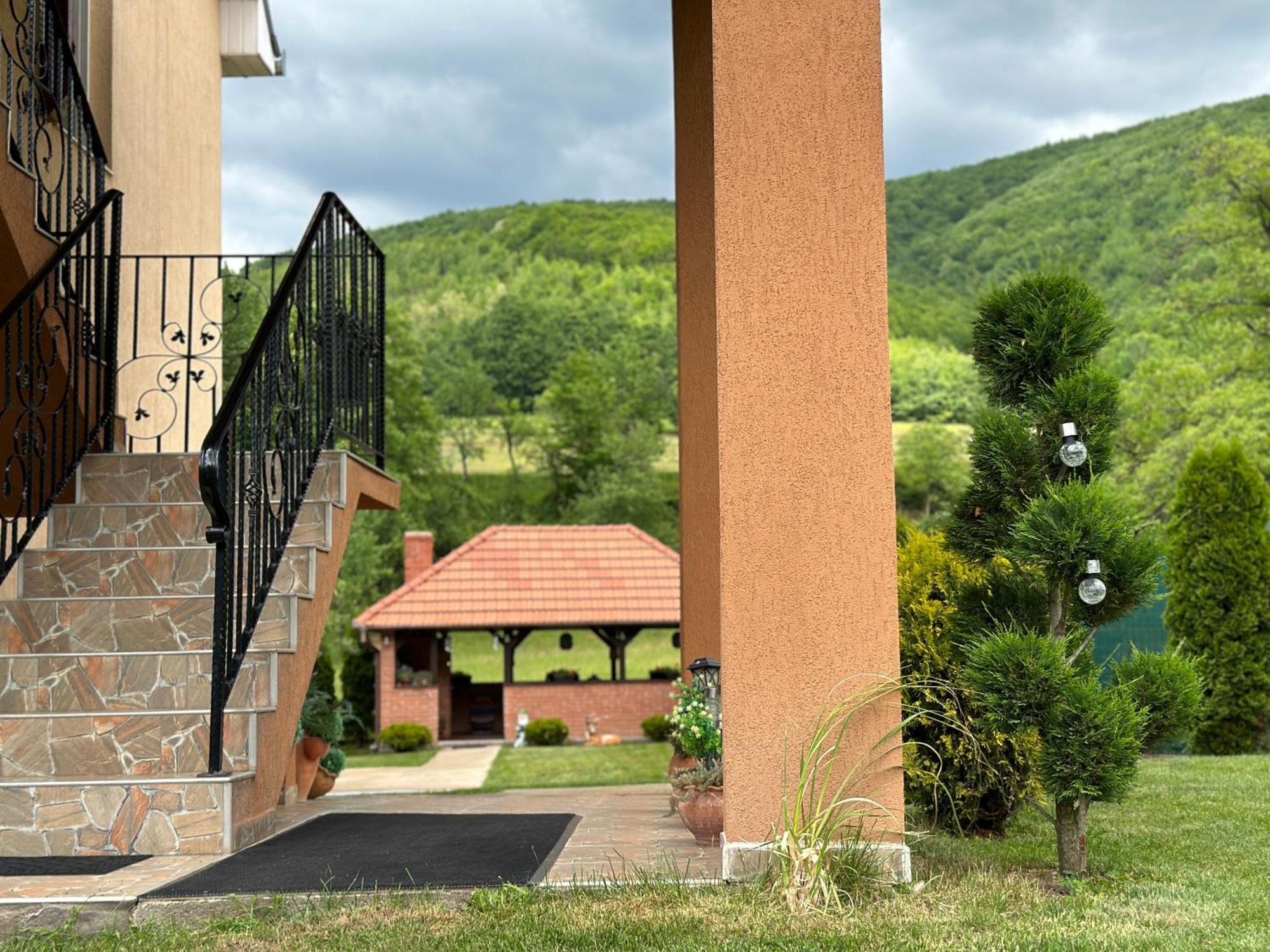 Hotel Casa Antonia Chiscau Zewnętrze zdjęcie