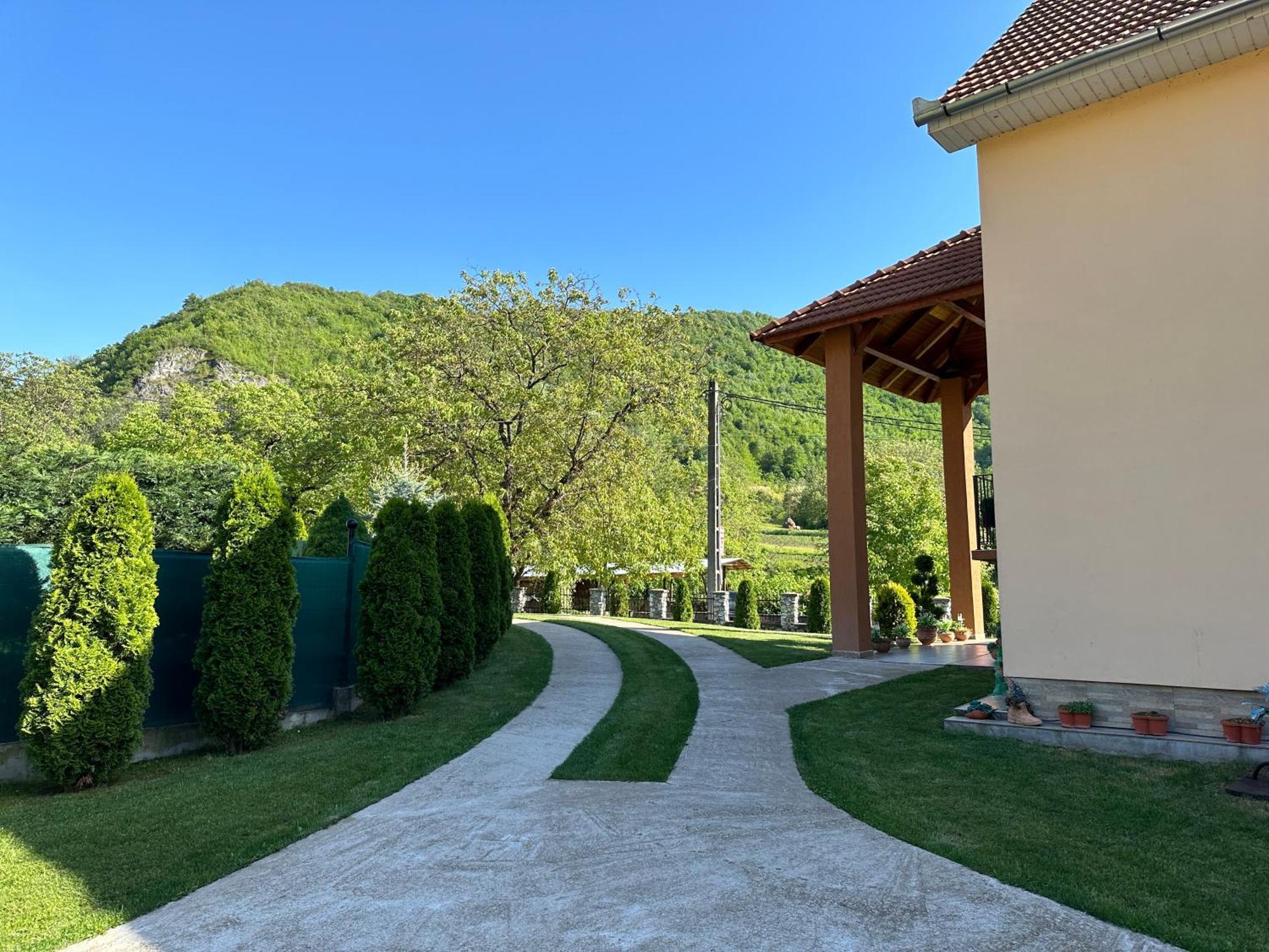 Hotel Casa Antonia Chiscau Zewnętrze zdjęcie