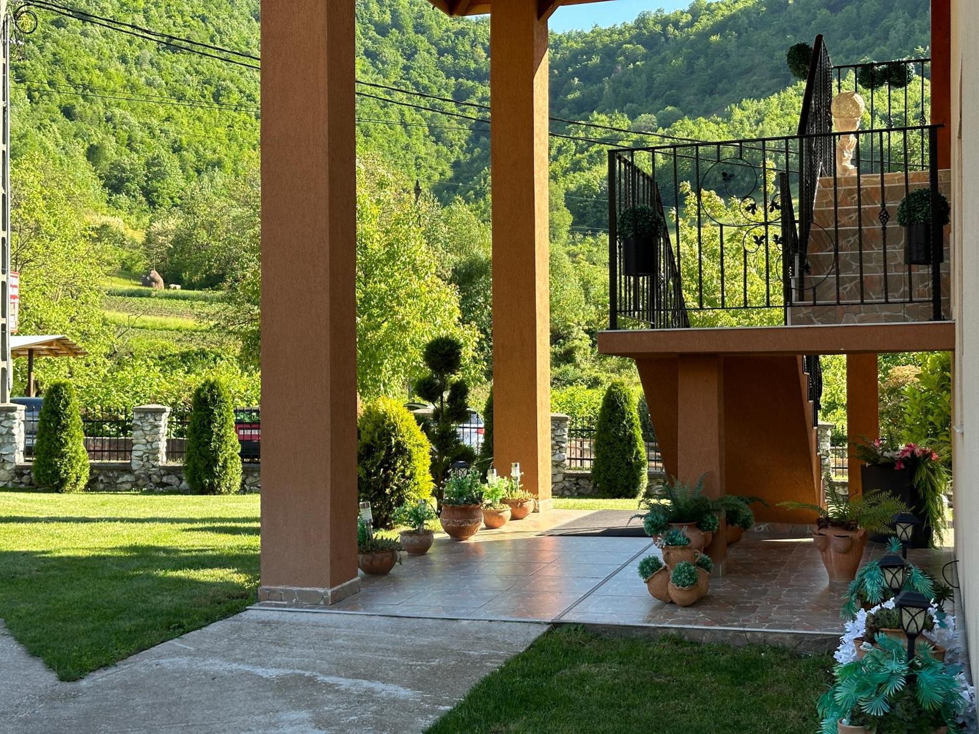 Hotel Casa Antonia Chiscau Zewnętrze zdjęcie